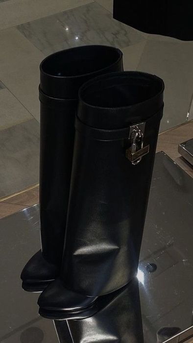 Сапоги на танкетке кожзам Givenchy