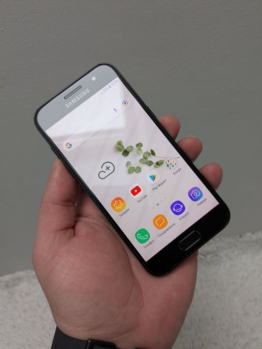 Продам Samsung a3 в очень хорошем состоянии