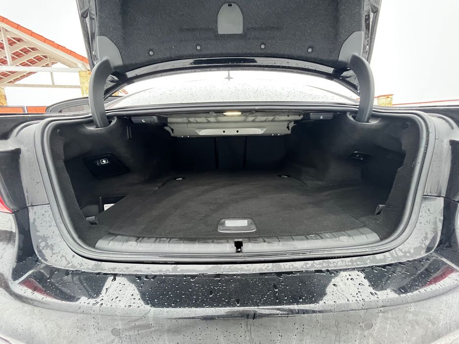 BMW 530E гібрид плагін