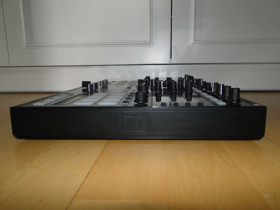 Flagowy Kontroler Dla DJ Native Instruments TRAKTOR KONTROL S5.Okazja