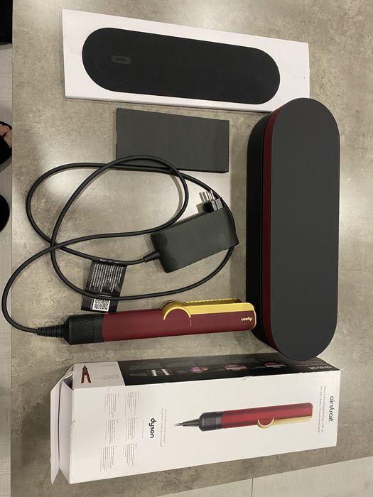 Dyson Airstrait Red Velvet/Gold