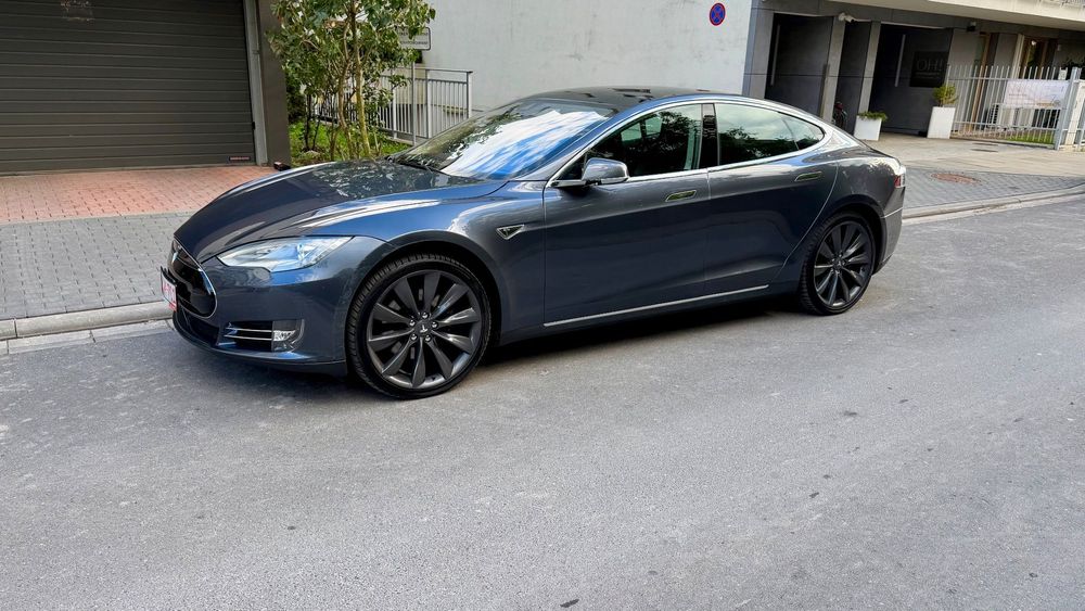 Tesla Model S P85D Performance DARMOWE ładowanie