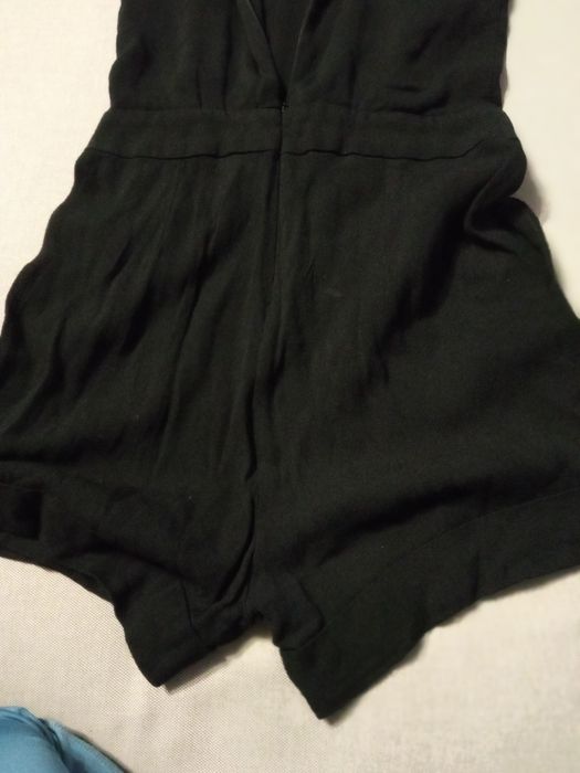 Damski czarny kombinezon mango