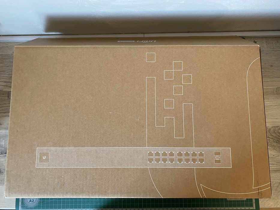 Switch 16 PoE - Ubiquiti