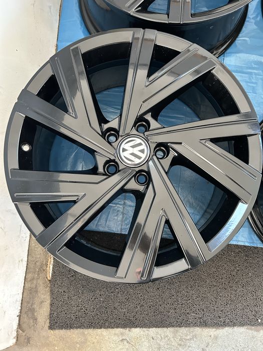 564 Felgi Aluminiowe Oryginał VW Volkswagen R 18 5x112 B Ładne Czarne