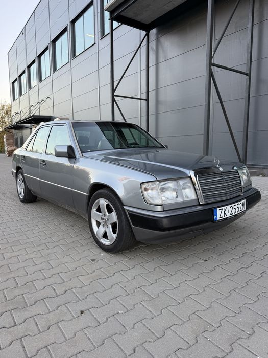 Mercedes-Benz W124