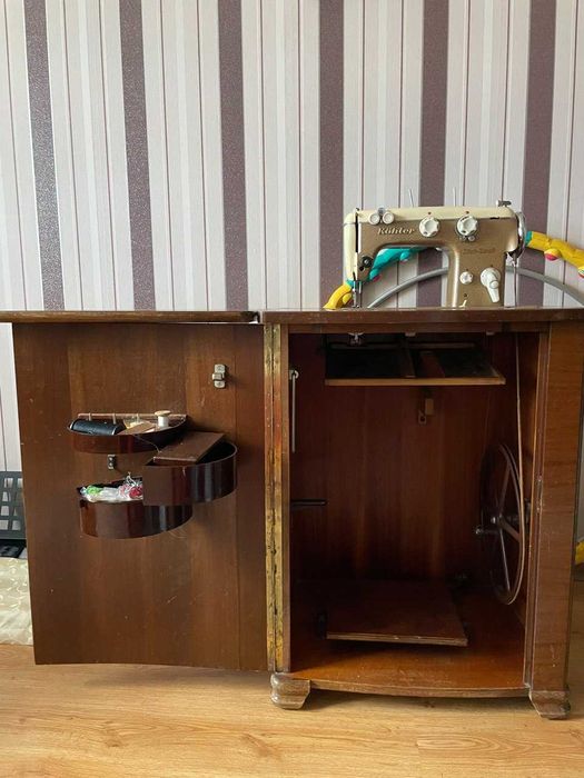 Німецька швейна машинка