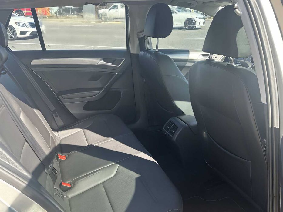 Volkswagen Golf S      2015