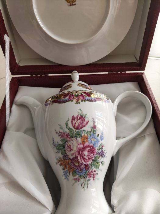 Bule com prato porcelana Limoges com estojo, impecável