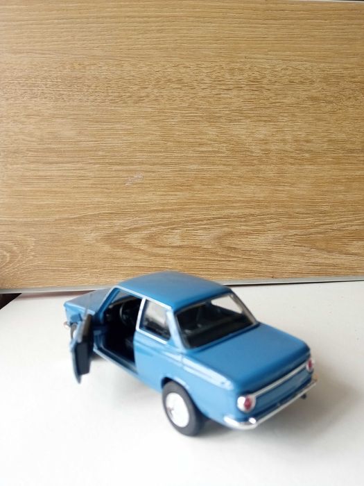 Miniatura BMW 2002 ti