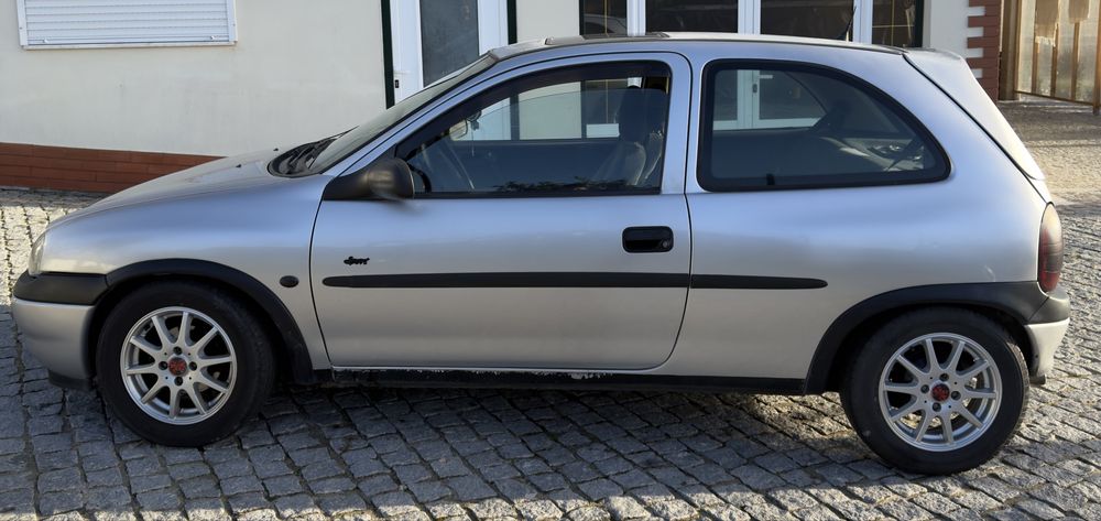 Opel Corsa B Sport (1998)- Motor Isuzu