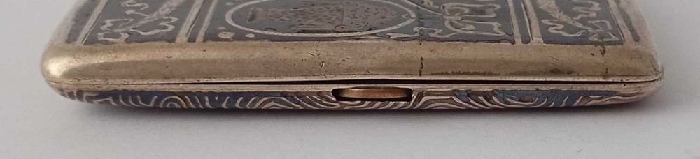 Srebrna papierośnica w Niello