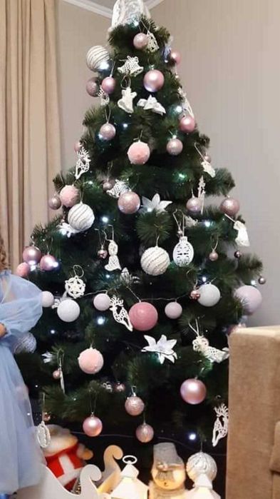 Штучна ялинка, продається без прикрас