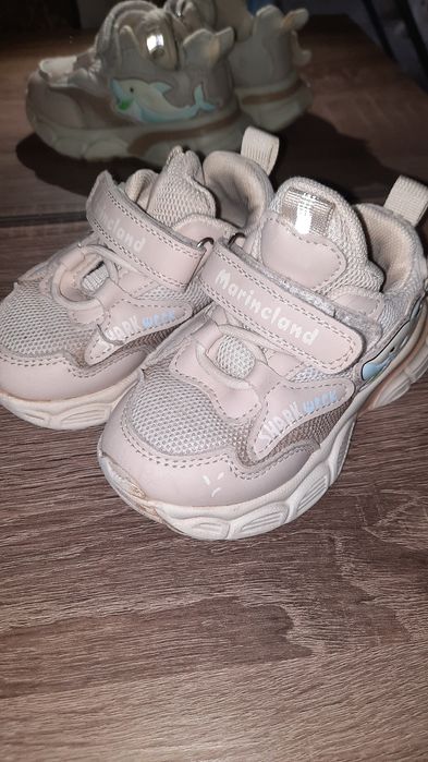 Кросівки для дівчинки