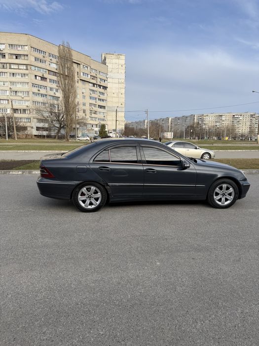 Продам мерседес.