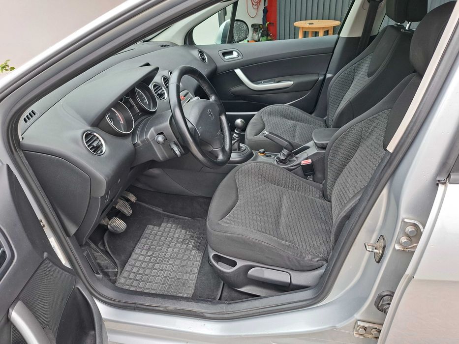 Peugeot 308 SW 7 lugares teto panorámico