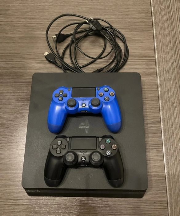 Playstation 4 e 2 comandos