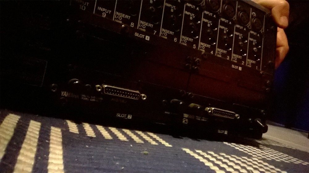 Mesa mistura yamaha 02r