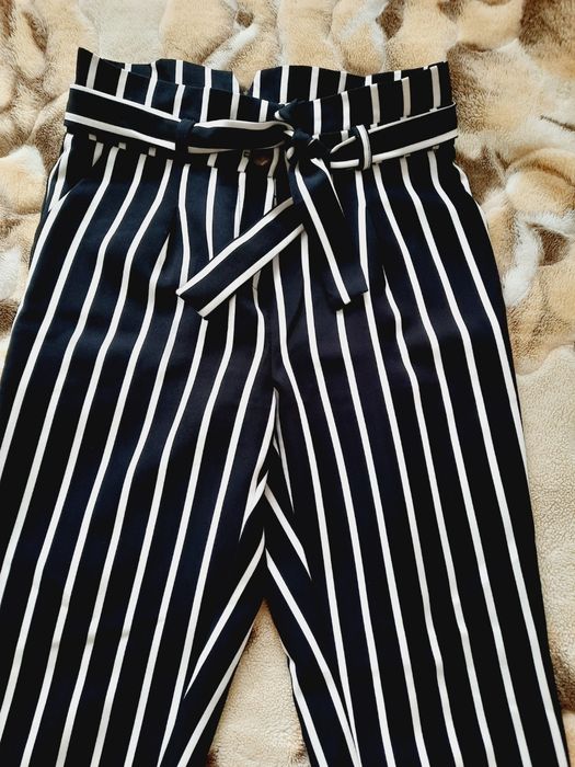 Штани з поясом у смужку