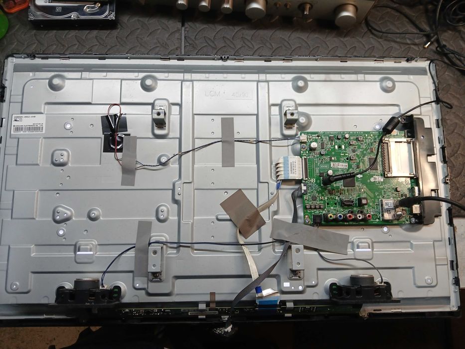 PEÇAS - TV LED 32" - LG 32LK510BPLD - com Ecrã Danificado!!