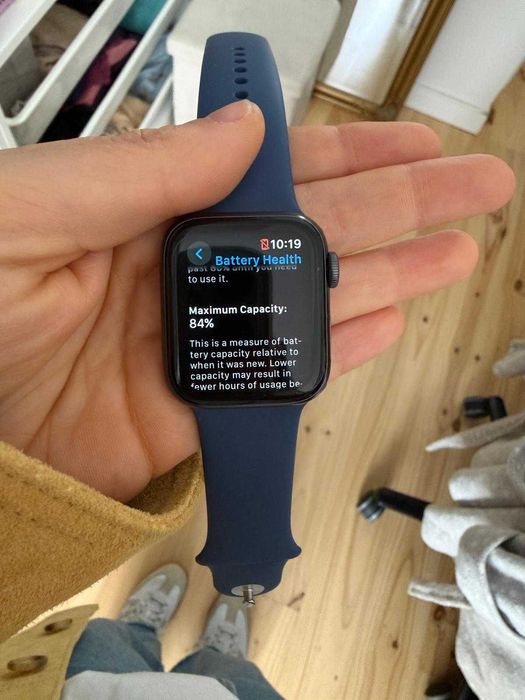 Apple Watch Series 6 40mm GPS Space Gray + 2 Braceletes e Carregador