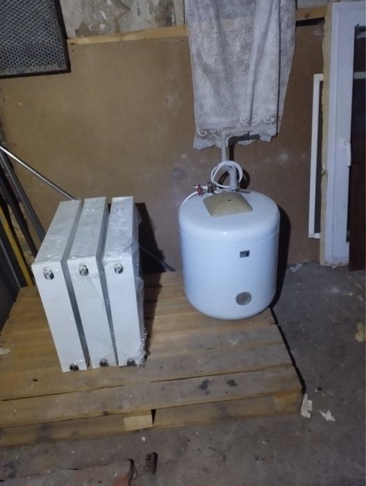 Продам бойлер та батареї 50 ки