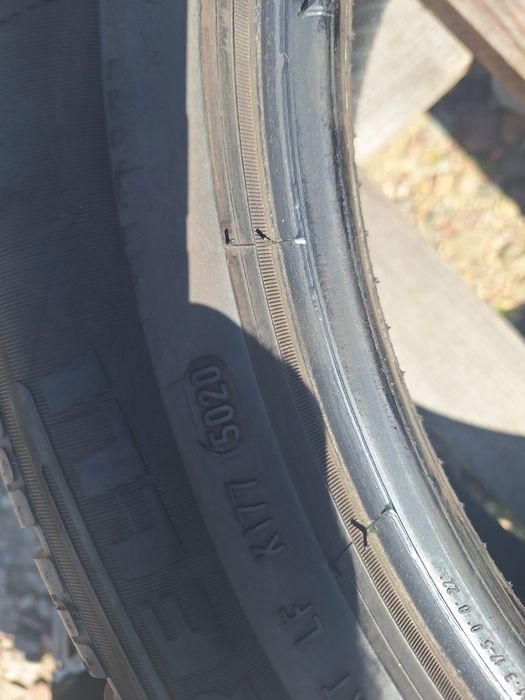 Opony zimowe Pirelli Sottozero Winter 210  235 50 r19