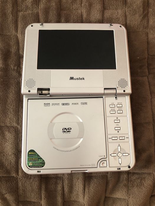 Mustek  MP70C DVD плеєр програвач з акумулятором
