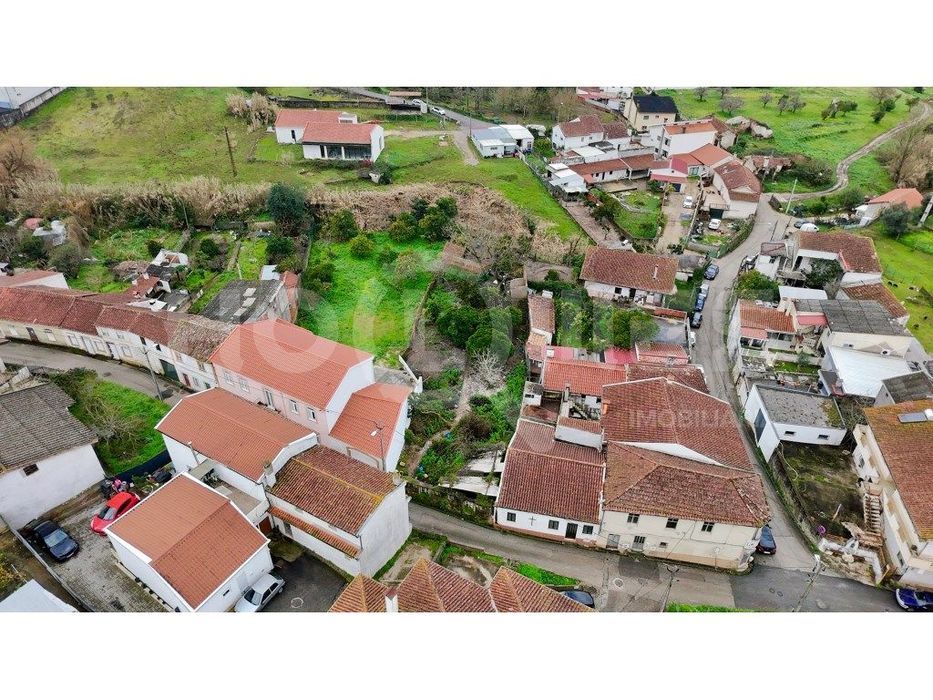 Moradia | Para recuperar | Habitação + Terreno | Oportunidade