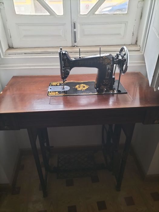 Máquina de Costura Antiga Pfaff 30, Séc. XX