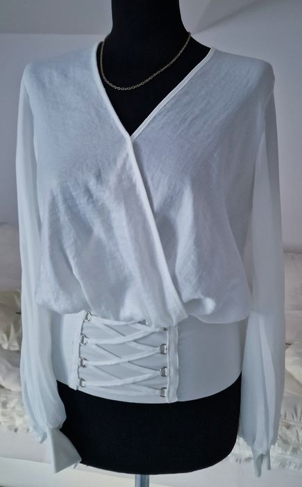 Bluzka biala" STAR by Julien Macdonald ".