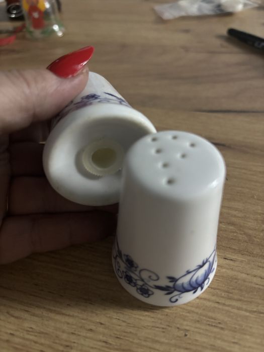 Porcelanowy zestaw do przypraw