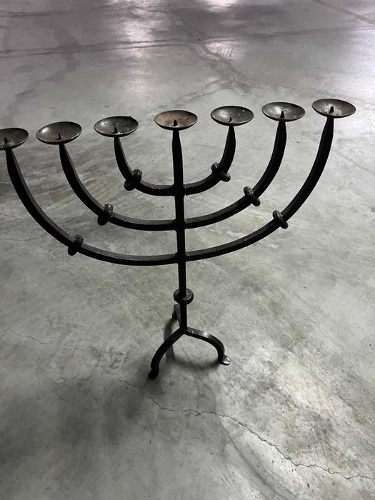 Castiçal em ferro forjado