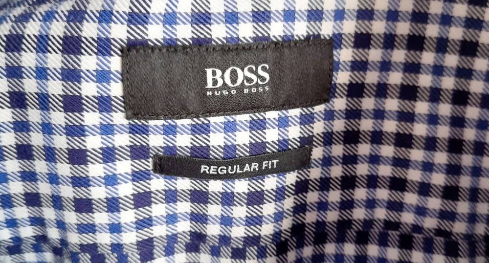 Camisa Hugo Boss, como nova. Tamanho XXLL