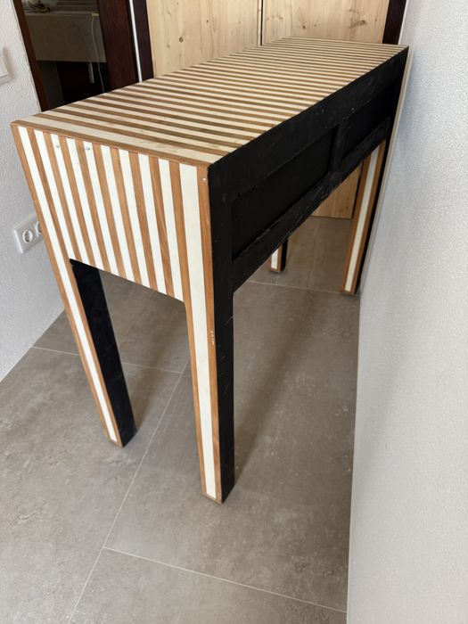 Consola marroquina com embutidos