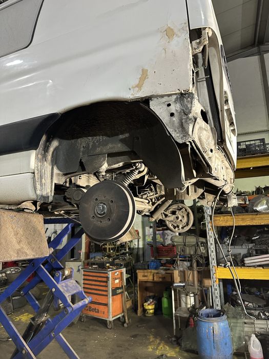 Eixo traseiro  Peugeot partner 1.9 D ano 2001