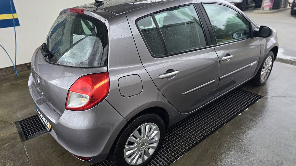 Renault Clio — fotografia 7