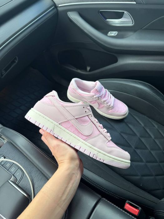 Nike SB Dunk Low Lace Pack - Regal Pink