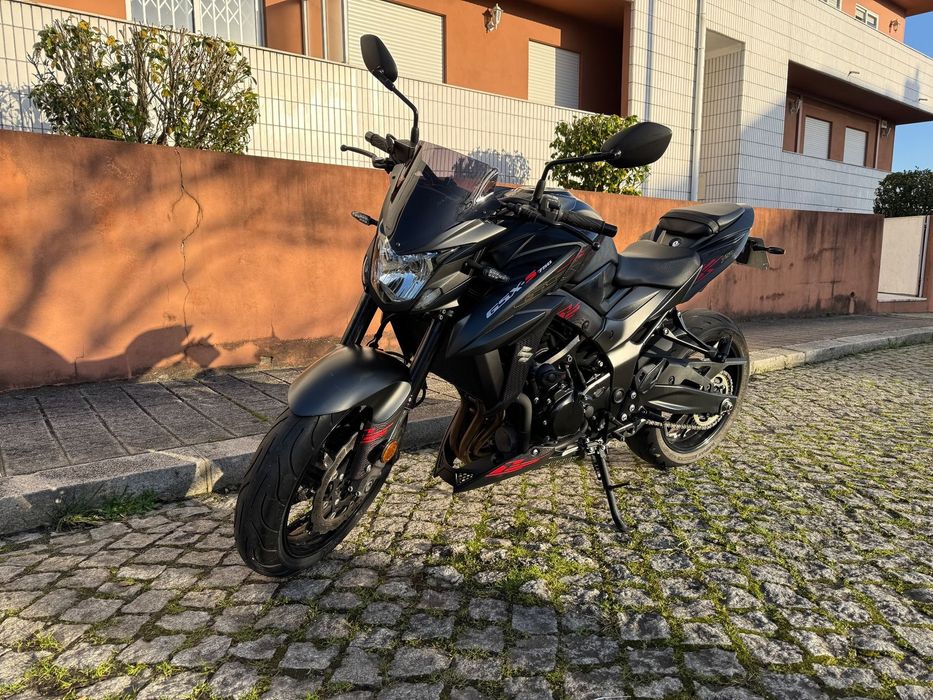 Suzuki GSX  S750
