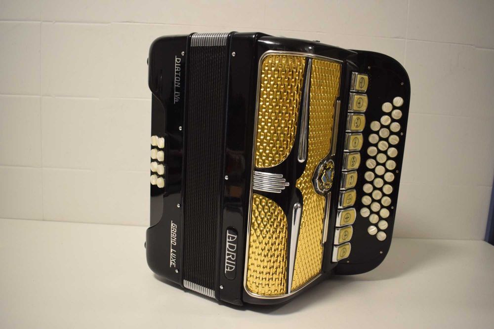 Concertina Adria Diaton IVA 4 voz.  Do