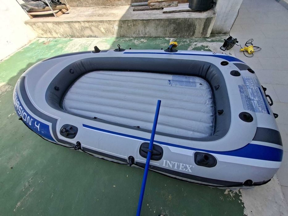 Barco Insuflável Intex Excursion 4 (Como Novo / 4 Pessoas - 500kg)