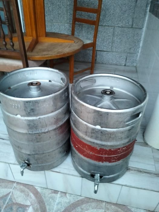 Pipas de vinho de 50 Litros.