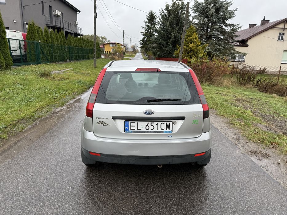 Ford Fiesta_2003r_1.3 benzyna_Nowy Przeglad i OC