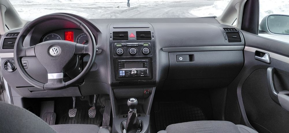 Ładny Volkswagen Touran Lift Diesel2008rok 7 Osobowy Chromy Super Stan