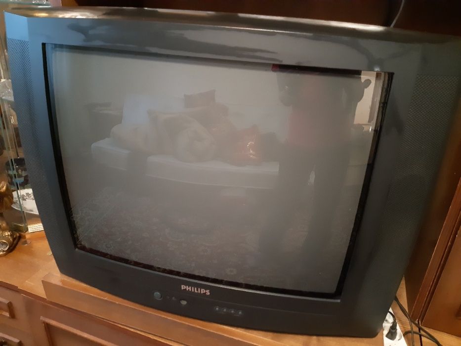 Продам рабочий телевизор philips 25pt4475/58 Торг!
