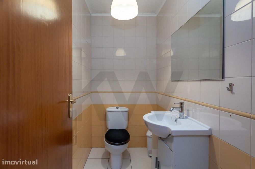 T3 com Varanda e Excelente Luminosidade | Amadora
