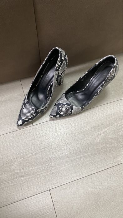 Туфлі розмір 38 39