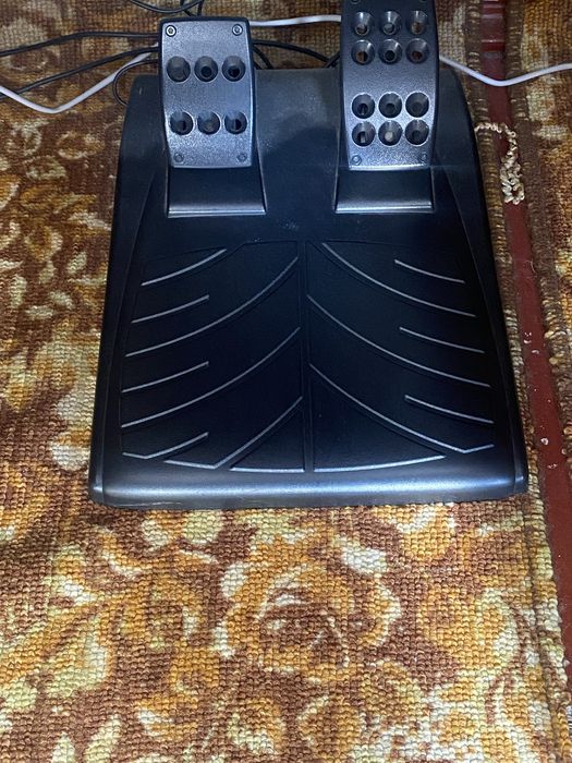 руль Logitech Driving Force GT