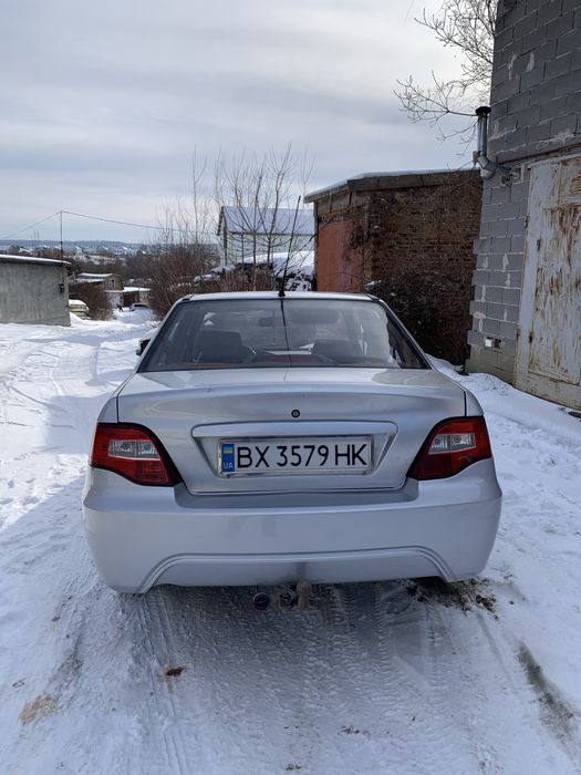 Део Нексія 2011 рік