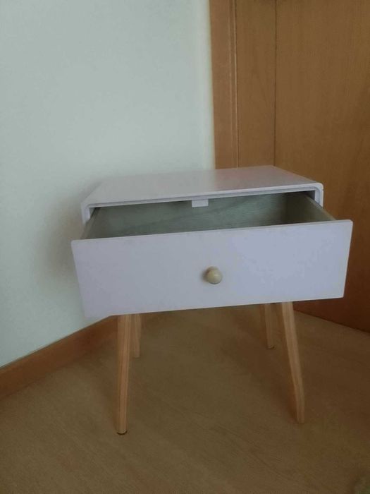 Nightstand with drawer (pink)64553271146371122